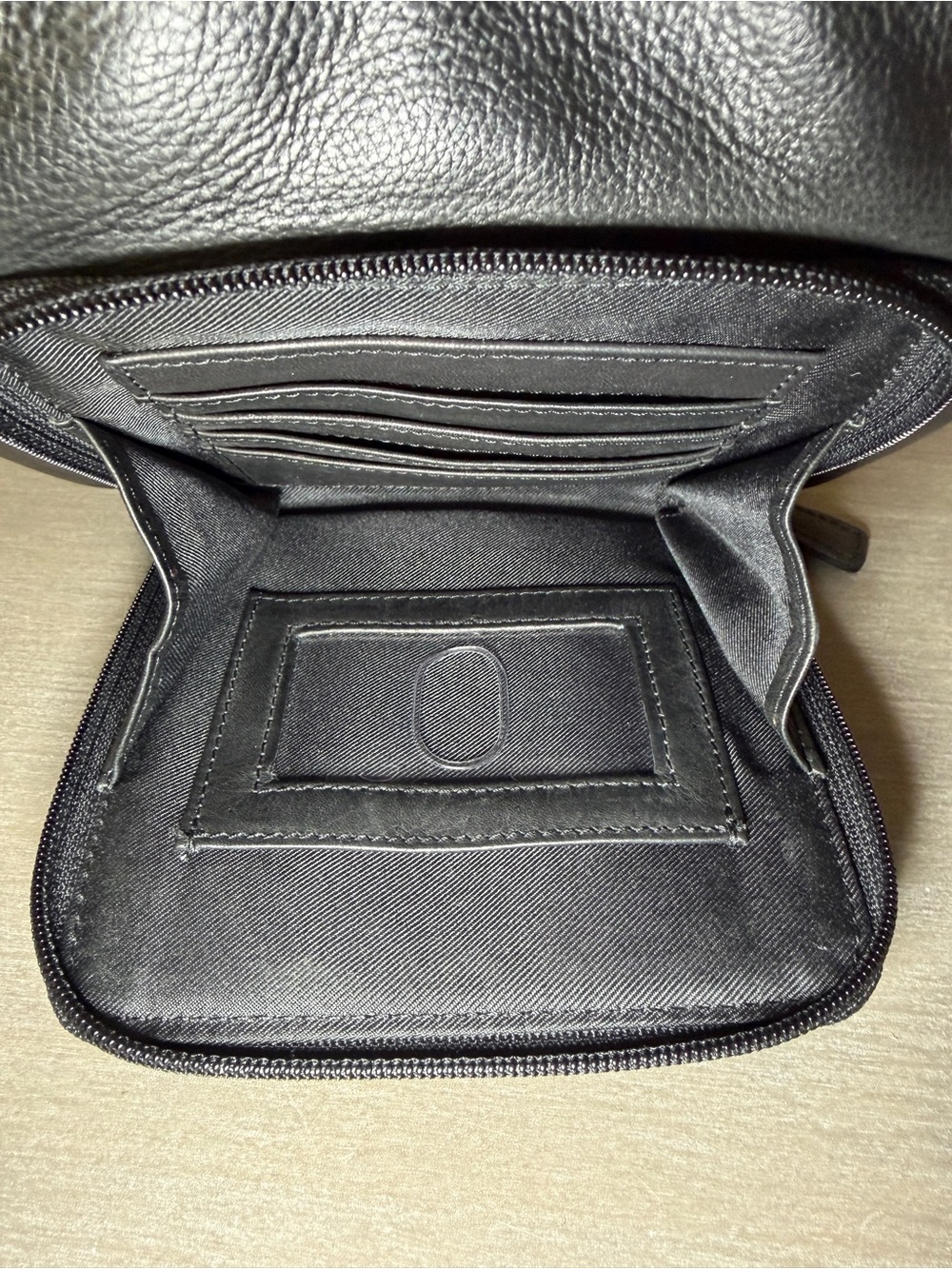 Vintage Fossil Black Leather Crossbody Bag With Integrated Wallet Excellent Cond - Picture 6 of 7
